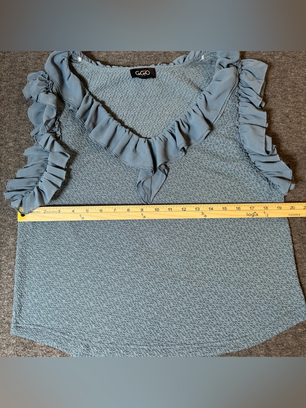 GiGio USA Women’s Blue Texture Knit Ruffle V-Neck Sleeveless Blouse Size Large - Picture 9 of 12